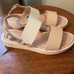 Giulia Palai white/taupe sandals size 4